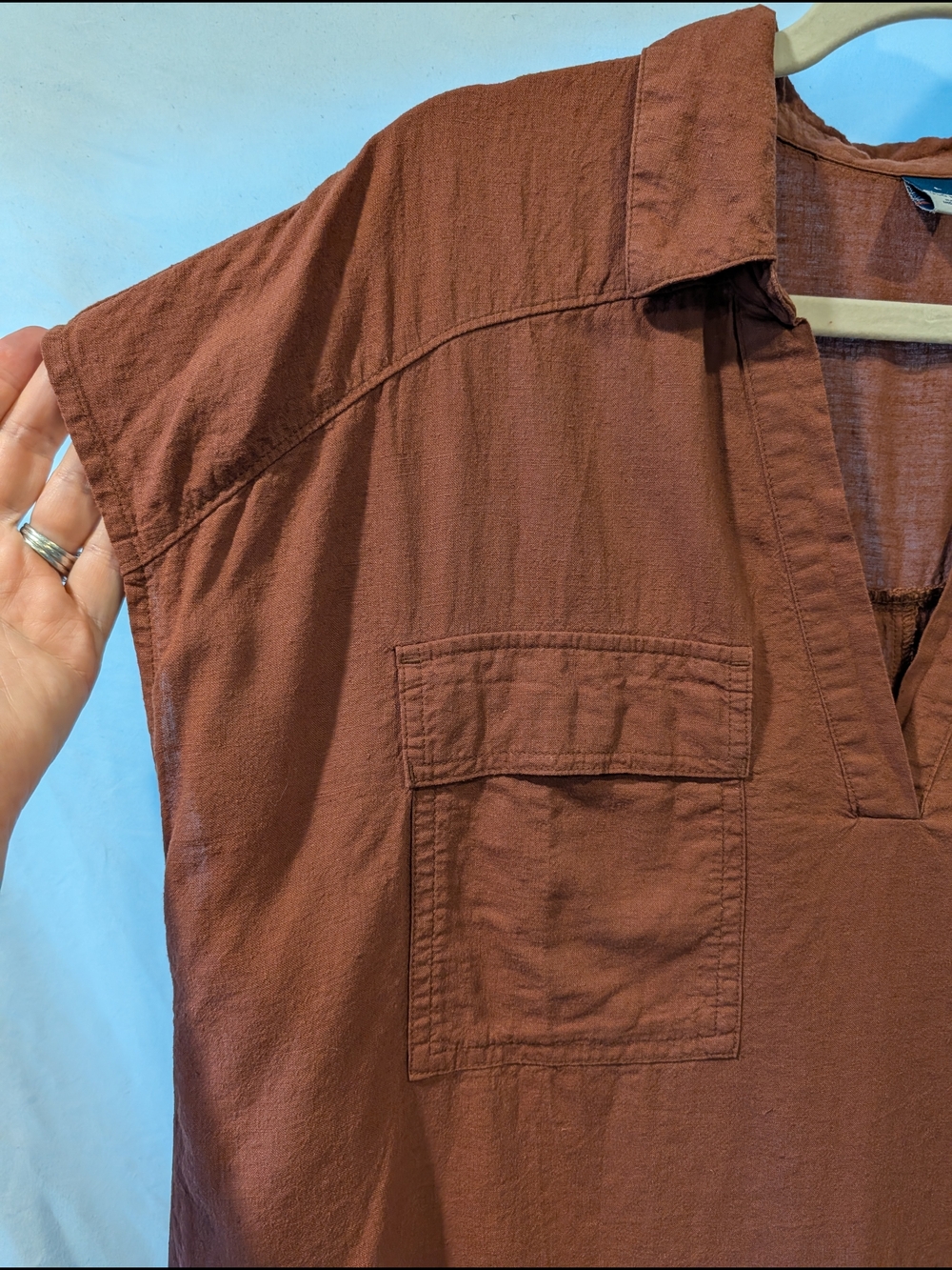 Old Navy chocolate Brown V-Neck Pocket linen blend resortwear travel summer top - Picture 3 of 5